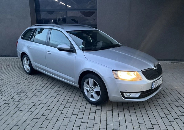 Skoda Octavia cena 28900 przebieg: 349800, rok produkcji 2016 z Turek małe 37